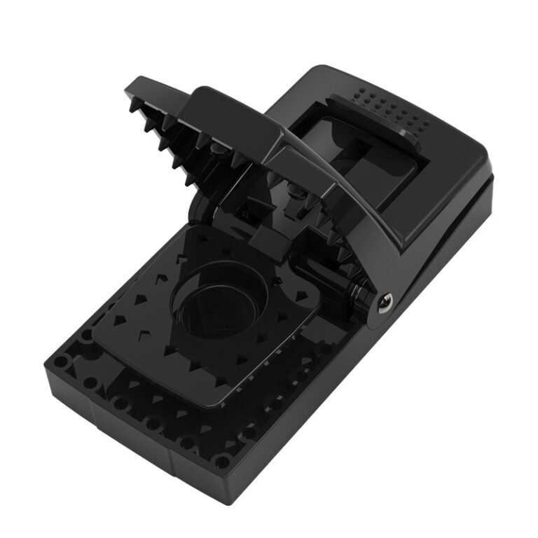 Plastic Mouse Snap Trap, model PC-101, bulk packaging view 1